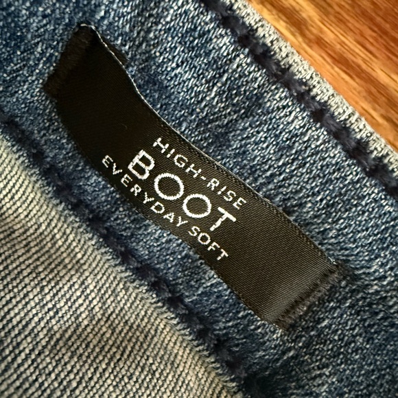 White House Black Market High-Rise Novelty Pocket Bootcut Jean Size 6 - Picture 11 of 15